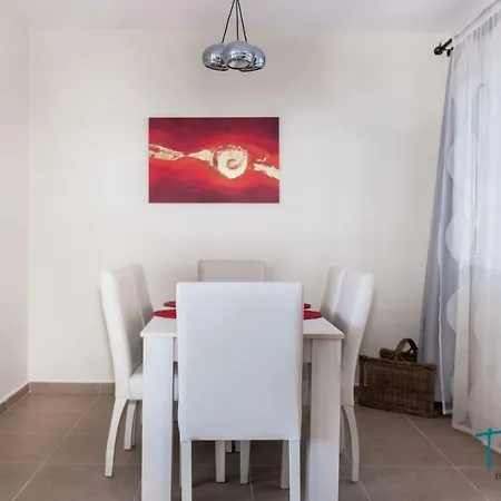 Thalassa Hexhouse With Penthouse & Jacuzzi